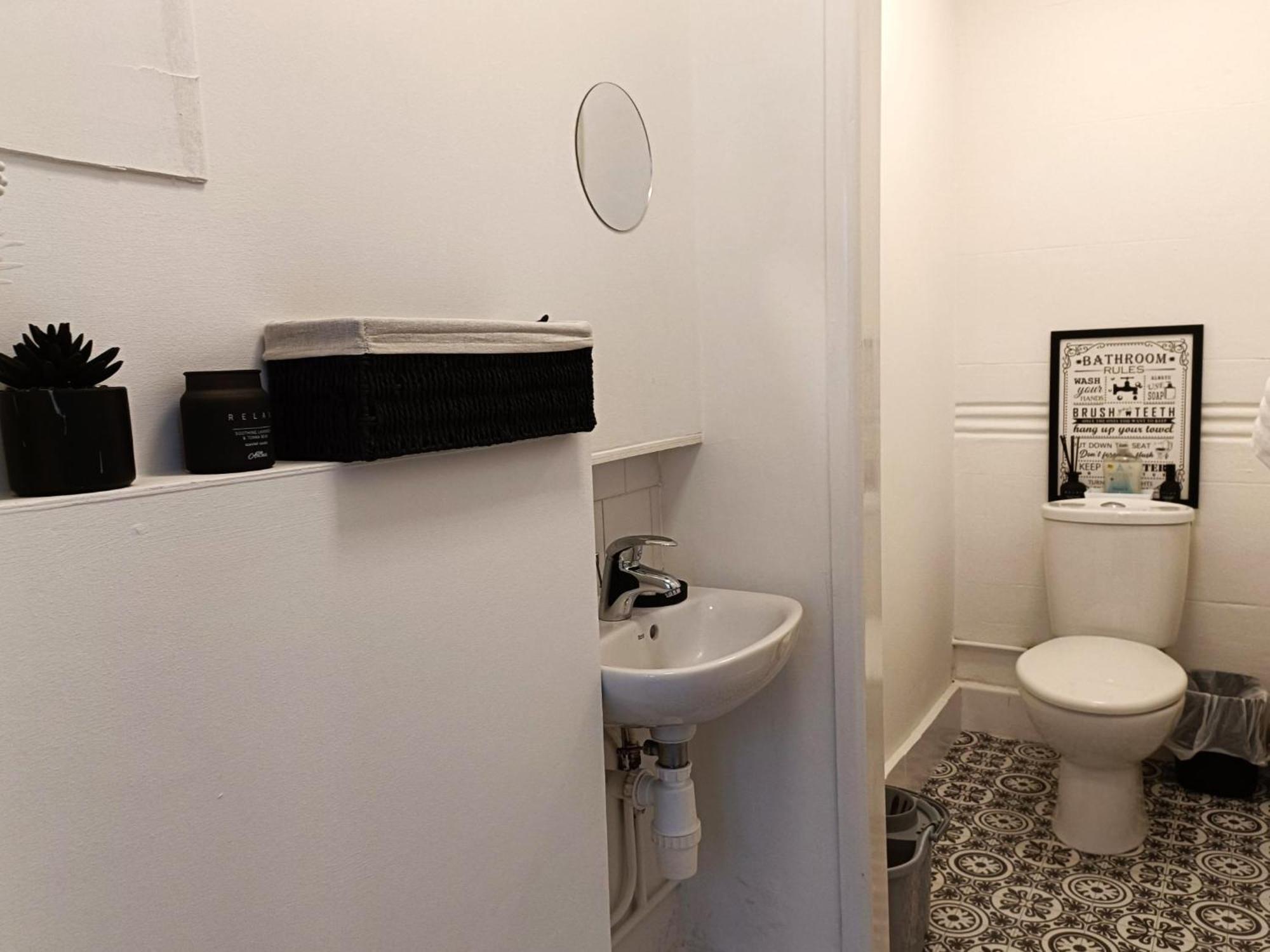 Whitchurch High Street Hideaway Екстериор снимка